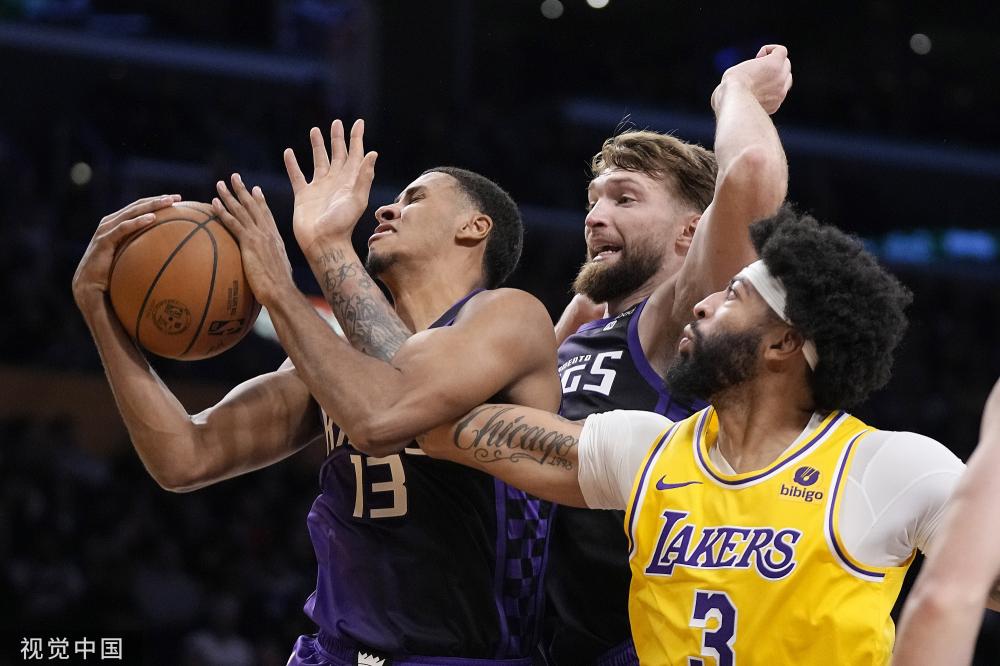 多达七名球 多达七名球