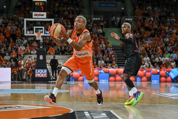 结合案例分 结合案例分